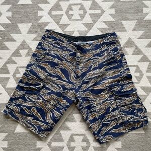 Tiger Camo Cargo Shorts 34 waist